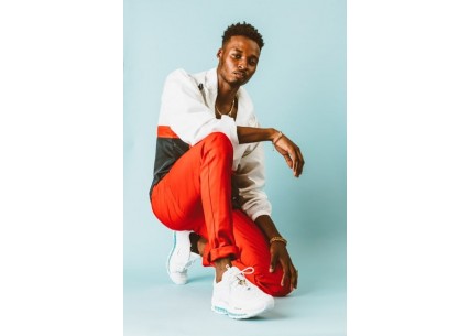 Παπούτσια με νερό από τον Ιορδάνη στις σόλες τους