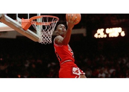 Ο Μάικλ Τζόρνταν άλλαξε τη μόδα με τα  Air Jordan