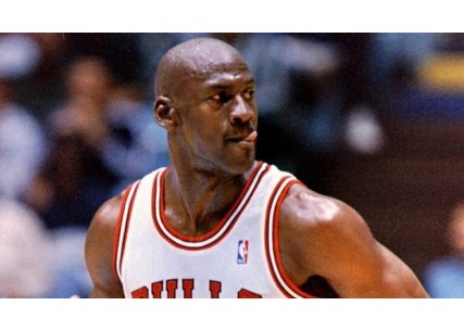 Τζόρνταν: Έχει τετραπλάσιο κέρδος από παπούτσια σε σύγκριση με τον ΛεΜπρόν