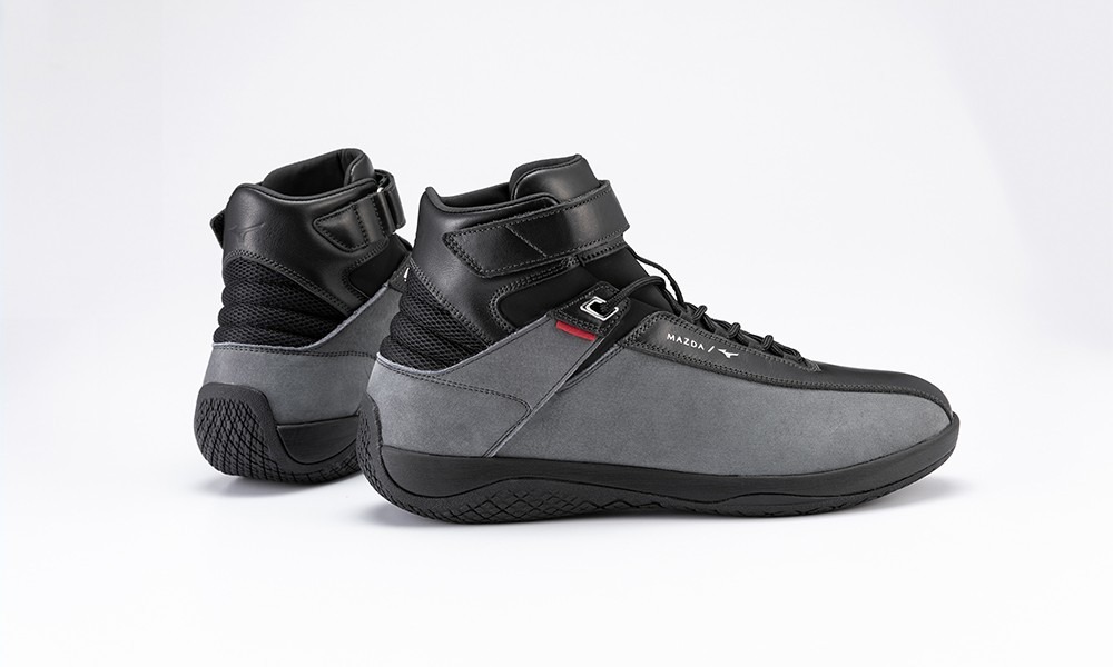 Αθλητικά παπούτσια Kodo από MAZDA και MIZUNO